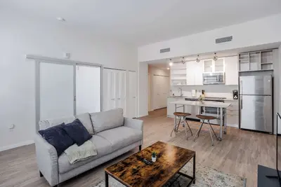 Image de CozySuites Sky Central #4