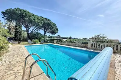Image de Vue Mer avec piscine chauffée – Les Issambres – 8 personnes