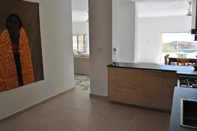 Image de ★ Spacious Retreat ★ Stunning Views, Pool, Art