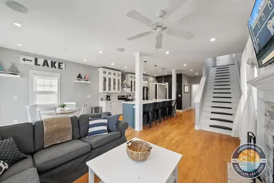 Image de Lakeside Comfort in Delavan Home