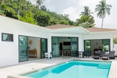 Image de Villa Blue Bird, 2-bedroom retreat, private pool, mountain views, modern comfort