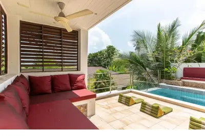 Image de Luxurious 4-bedroom villa with sea views, private pool, and serene balcony