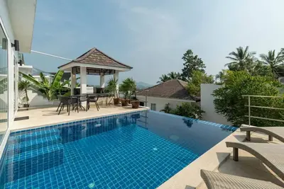 Image de Stunning 2-bedroom villa with infinity pool and sunrise views