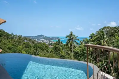 Image de Stunning 2-bedroom villa with sea, jungle, and sky views, infinity pool, and modern amenities