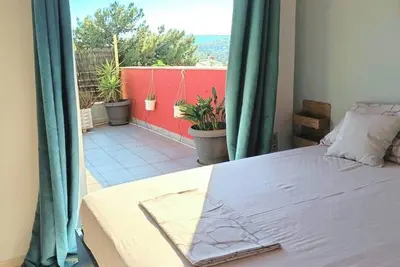 Image de Vouliagmeni Top Floor Maisonette