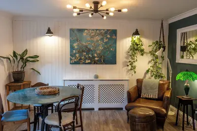 Image de 1 minute walk to beaches, pubs & restaurants, on historic Harbour of Charlestown