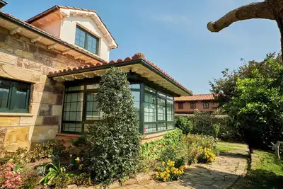 Image de Casa Parbayón–Encanto entre Jardines y Luz Natural