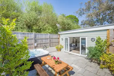 Image de Honeysuckle - Bude - Deux Chambres Maison, Couchages 4