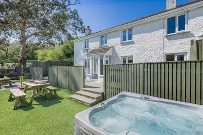 Image de Sunflower - Bude - Deux Chambres Maison, Couchages 4