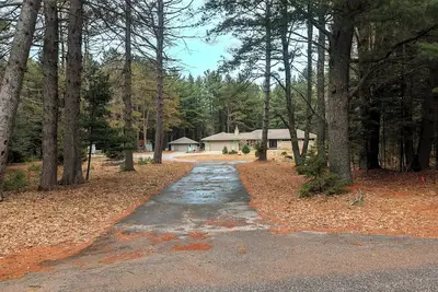 Image de Peaceful Pines, 4 bdrm, 3 bath home tucked in just south of Minocqua