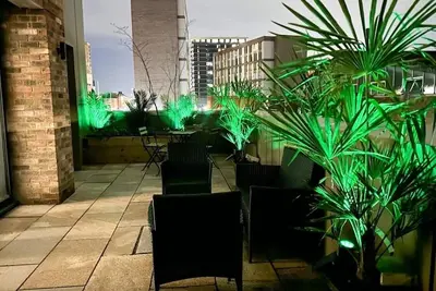 Image de Luxury 2 Bed Apartment with Giant Garden Balcony