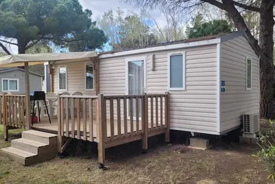 Image de Mobil home modèle 2019 pour 6 personnes au camping « La palmeraie » 4*.