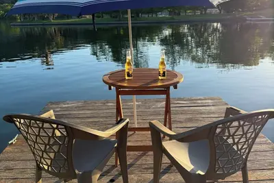 Dog-Friendly Lakehouse: Dock + Serene Views
