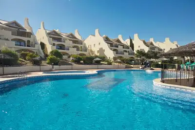 Image de Los Olivos Three Bedroom Penthouse Rpm012