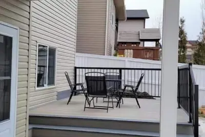 Image de Cozy and Modern Suite - Your Home Away from Home!