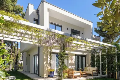 Image de Luxury Beachfront Villa / 3br Albanian Retreat with free parking included