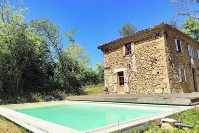 Image de Maison de campagne rénovée avec piscine dans le Comminges.