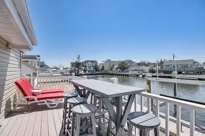 Image de Bayfront Home w/ Boat Dock & Deck in Forked River