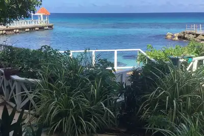 Image de Beachfront Apt- 5 Miles Of Golden Sand Beach.