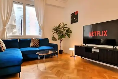 Image de Jazzy et Spacieux Appartement Prom des Anglais