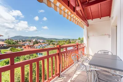 Image de Appartement avec balcon et parking sur les hauteurs
