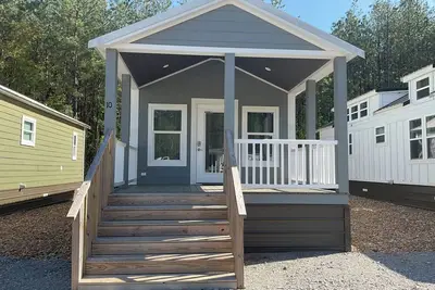 Image de Tiny Homes for Rent, minutes to the Casino, Golf Course & Water Park