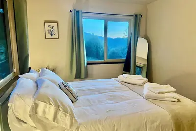 Image de Serene Waterfall Escape. Close to Yosemite and Bass Lake