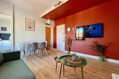 Image de Logement 'À 100m De La Plage' avec balcon et Wi-Fi