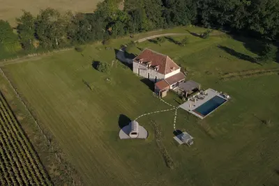 Image de Charmante maison de campagne avec accès piscine, sauna et bain scandinave