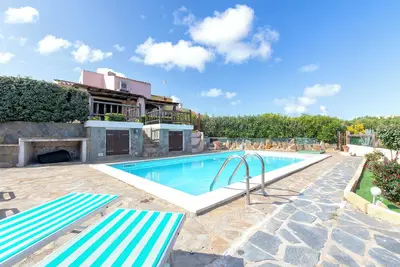 Image de Villa \"Sofia\" avec vue sur les montagnes, Wi-Fi et climatisation