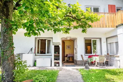 Image de Appartement 'Weinberg 2' avec vue sur les montagnes, piscine partagée et Wi-Fi