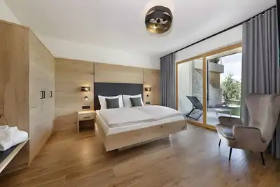 Image de Appartement 'Wildrose' avec vue sur les montagnes, piscine partagée et Wi-Fi