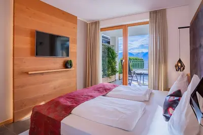 Image de Appartement 'Sonnenblume 2' avec vue sur les montagnes, piscine partagée et Wi-Fi