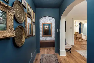 Image de New - Charming 1 Bed Historical Home - Steps to Downtown Midland