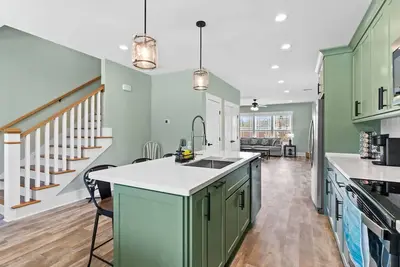 Image de Family Getaway at The Salty Escape – Brand New Guesthouse  2br