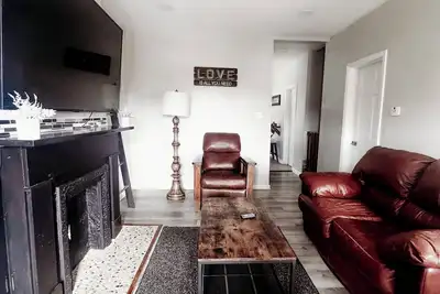 Image de Your Home away from Home 2br WLoft, Private Parking