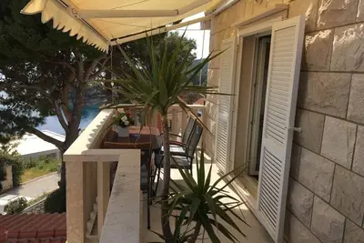 Image de Appartement de deux chambres avec le balcon et la vue sur le mer Puntinak, Brac (A-24192-b)