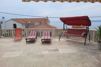 Appartement de deux chambres avec la terrasse et la vue sur le mer Puntinak, Brac (A-24192-c)