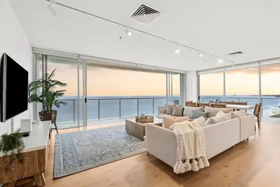 Image de Mel's Place - Stunning 3 Bed Getaway + Ocean Views