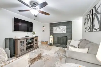 Image de 3 Mi to Dtwn: Hickory Home Base w/ Patio!