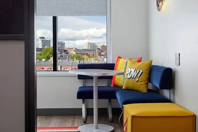 Image de Downtown Portland Retreat | 3 Units | Near Breweries & Scenic Harbor!