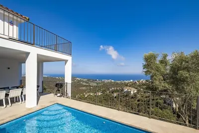 Belle maison avec une vue incroyable sur la mer