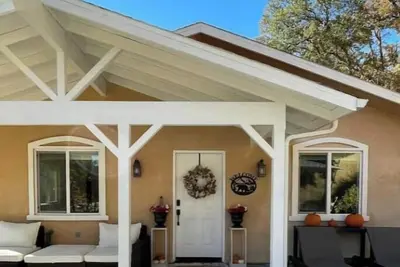 Image de Cozy Mountain & Creekside Haven near Yosemite