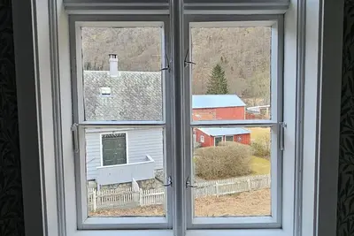 Image de Hellandbui in Øyragata, Lærdal