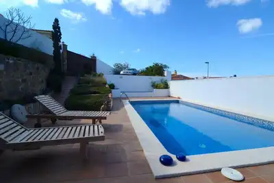 Image de Villa Garbinell avec cinq chambres à Lescala