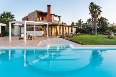 Image de Villa Ă Paceco avec 5 chambres Ă coucher, 9 couchages