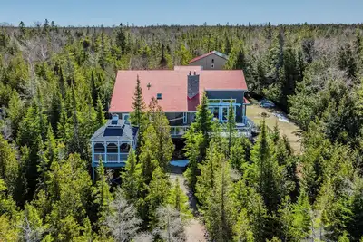 Image de 45 Degrees North -Tobermory Hot Tub & Games Room