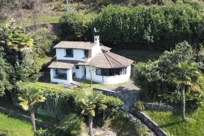 Image de Charming vacation home with beach.