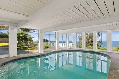 Image de Seacliff Escape a magnificent holiday rental in the stunning coastal town of Kiama.