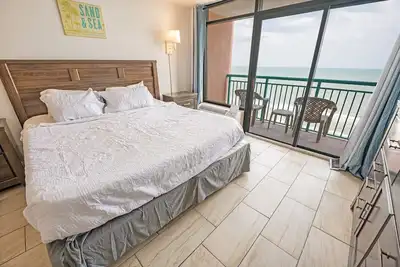 Image de Oceanfront Beach Dream at Sandcastle South | Pools